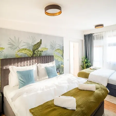 A/c Lux Rooftop 6br+3.5bath Wenceslas Square