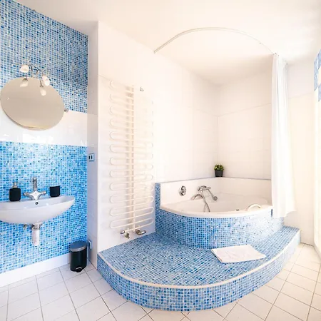 A/c Lux Rooftop 6br+3.5bath Wenceslas Square