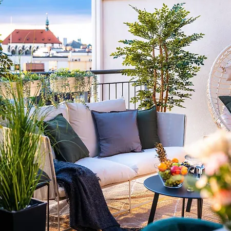 A/c Lux Rooftop 6br+3.5bath Wenceslas Square Praga