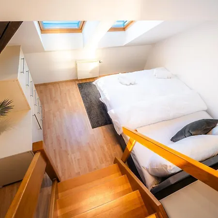 A/c Lux Rooftop 6br+3.5bath Wenceslas Square شقة براغ