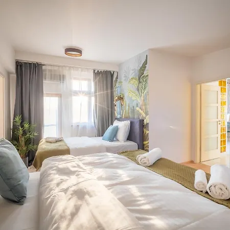 شقة A/c Lux Rooftop 6br+3.5bath Wenceslas Square