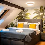 A/c Lux Rooftop 6br+3.5bath Wenceslas Square Apartment