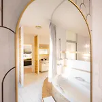 A/c Lux Rooftop 6br+3.5bath Wenceslas Square Apartment